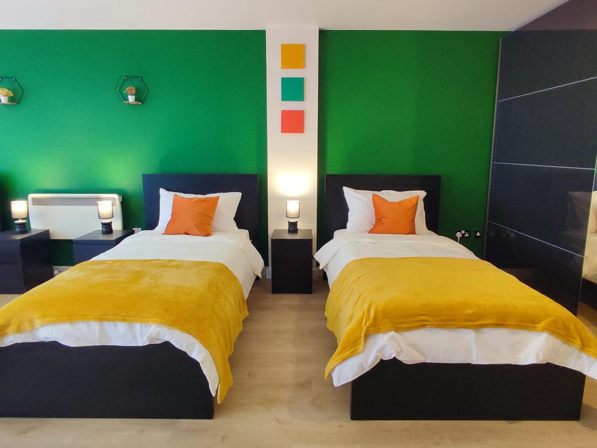 Duplex Apartment In Leeds With King Size Bed - Long Stay Rates Available מראה חיצוני תמונה