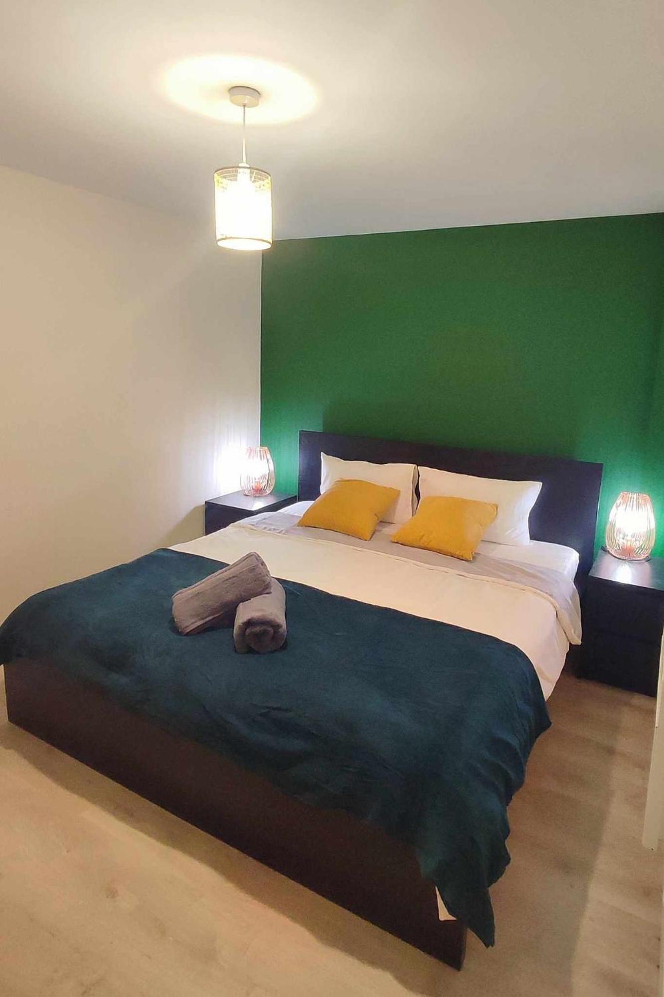 Duplex Apartment In Leeds With King Size Bed - Long Stay Rates Available מראה חיצוני תמונה